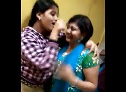 indian amateur girls dancing